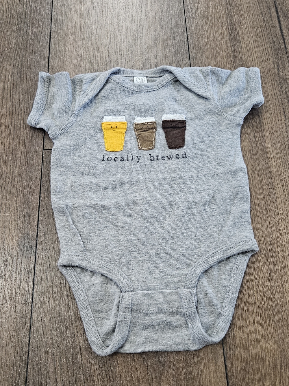 Locally Brewed Rabbit Skins Baby Onepiece Bodysuit Size 6 Months